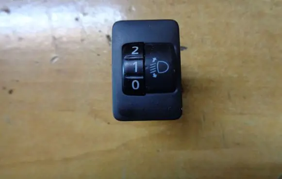 Mitsubishi Space Star Headlight level height control switch