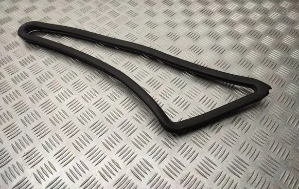 Iveco Daily 6th gen Rubber seal front door window/glass 5801556406