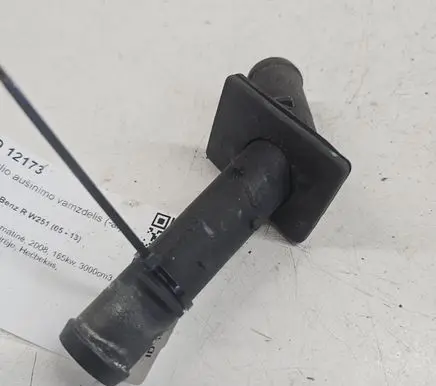 Mercedes-Benz R W251 Engine coolant pipe/hose A2515060018
