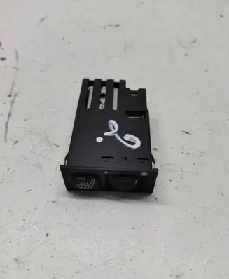 BMW 5 E39 Seat heating switch 8352259 61318352259 03055000