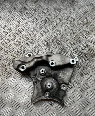 Engine mounting bracket