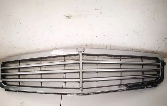 Mercedes-Benz C AMG W204 Front grill A2048800323