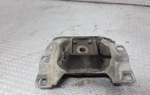 Ford Focus Engine mount bracket 3M517M121