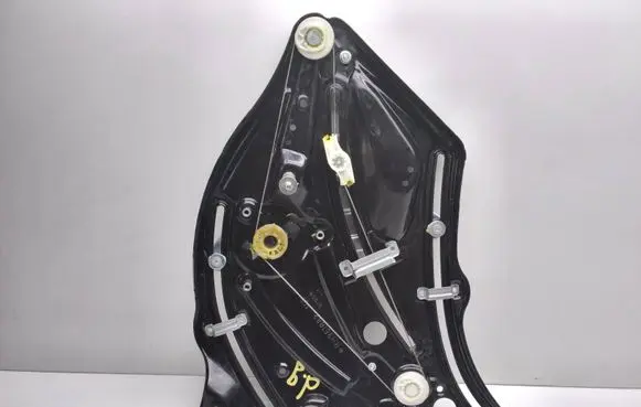 Mercedes-Benz E A207 Rear window lifting mechanism without motor RH961882103