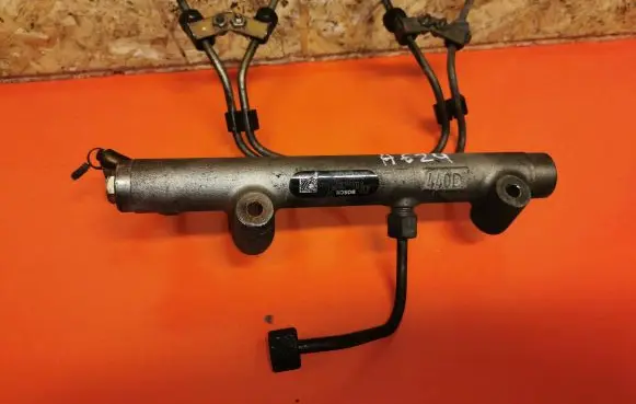 Opel Astra H Fuel main line pipe 0445214049 002088L3