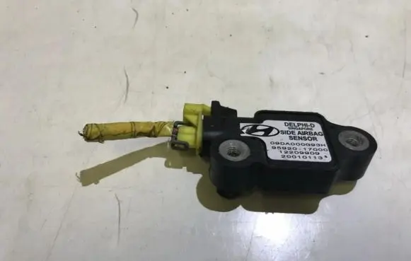 Hyundai Matrix Airbag deployment crash/impact sensor 9592017000 95920-17000