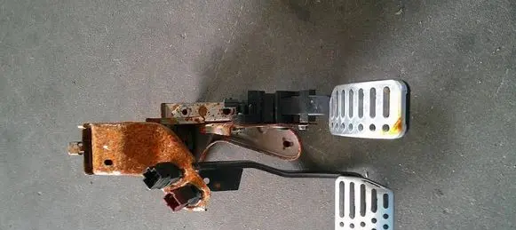 Nissan Qashqai Accelerator throttle pedal 180021KM0B 00418