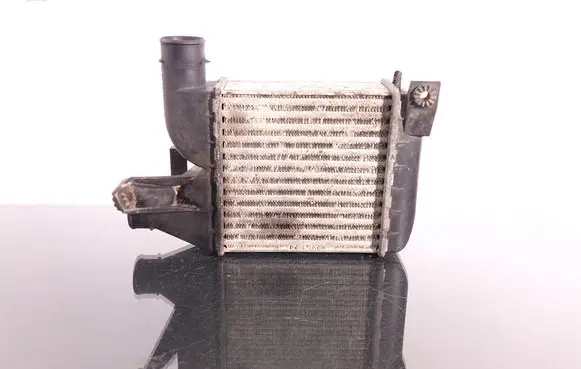 BMW 5 E39 Intercooler radiator 2246031