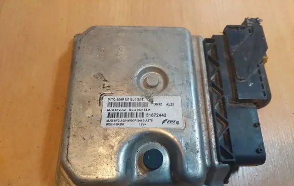 Alfa Romeo Mito Engine control unit/module ECU 51872442 MJD8F2.A2 HW00P