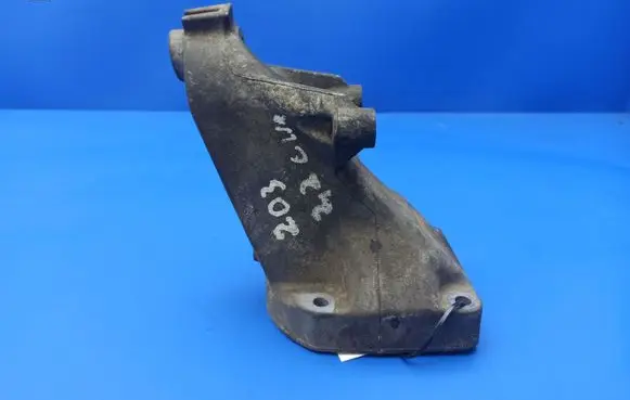 Mercedes-Benz C W203 Engine mounting bracket A6112230704