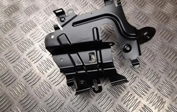 Polestar 4 Engine mounting bracket 6800124292