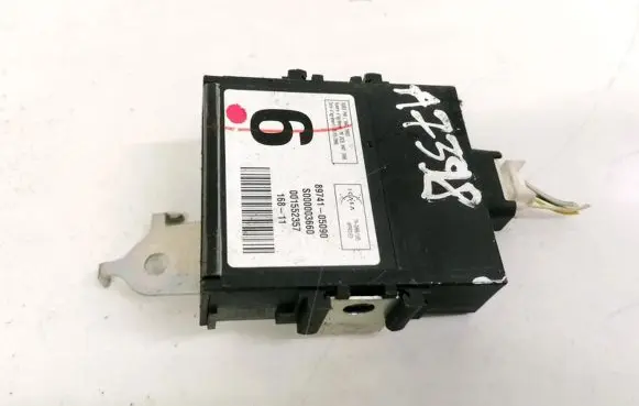 Toyota Avensis T270 Door control unit/module 8974105090 89741-05090