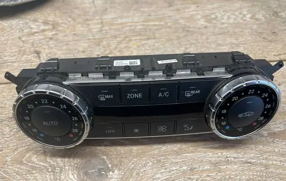 Mercedes-Benz C W204 Climate control unit A2049005805