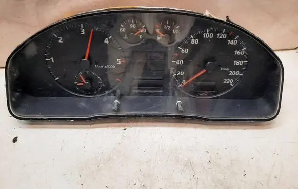 Audi A4 S4 B5 8D Speedometer (instrument cluster) 8D0919033A