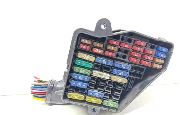Audi A4 S4 B5 8D Fuse module