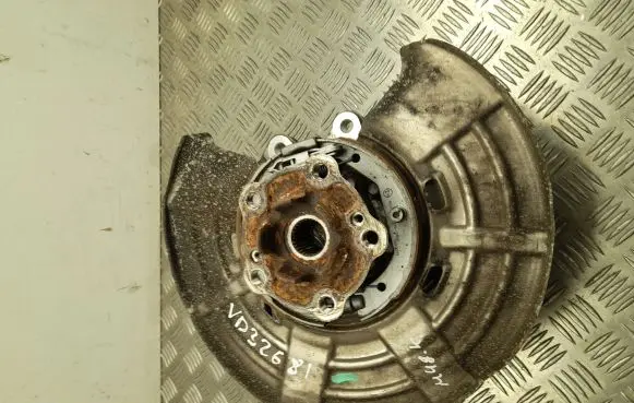 BMW 4 F32 F33 Rear wheel hub 2284881