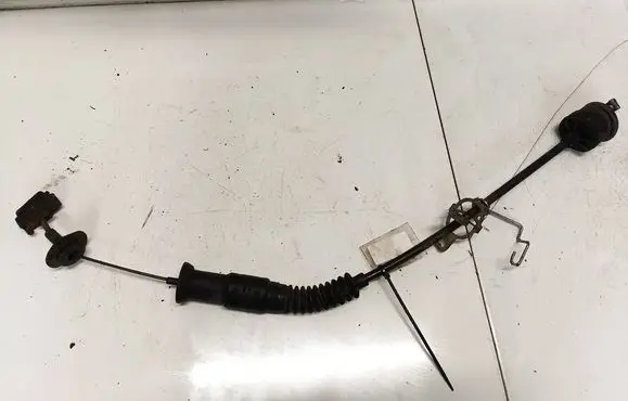 Volkswagen Golf III Clutch cable 1h1721335a