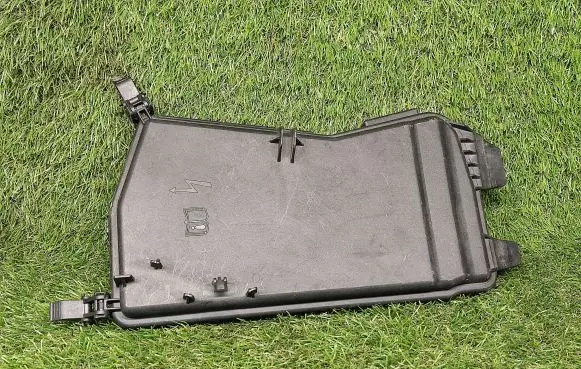 Mercedes-Benz E W212 Fuse box cover A212540082