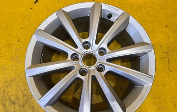 Volkswagen T-Roc R17 alloy rim 2GA601025M