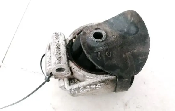 Mitsubishi Space Star Engine mount bracket 30814380 3318040
