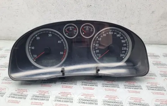 Volkswagen PASSAT B5.5 Speedometer (instrument cluster) 3B0920807A