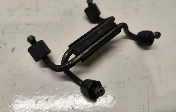 Audi A6 S6 C6 4F Fuel injector supply line/pipe 