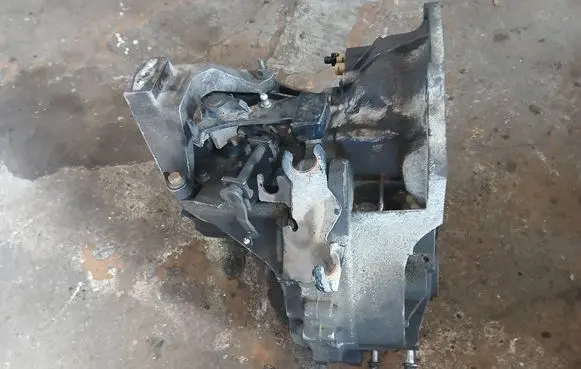 Volvo V70 Manual 5 speed gearbox D4164T
