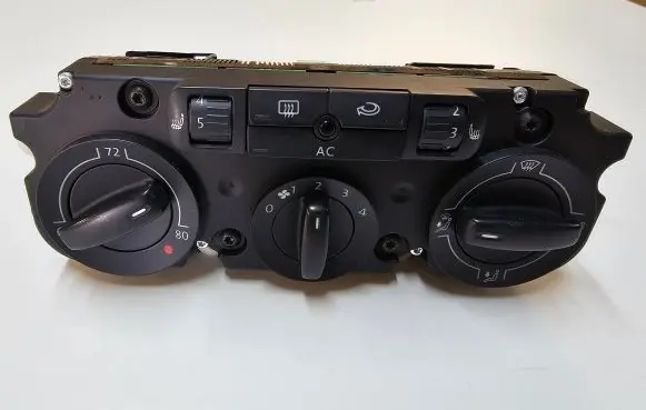 Volkswagen Tiguan Climate control unit 1K0820047JJ 5HB010272 5M1820045A