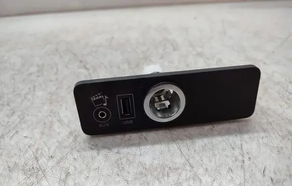 Land Rover Range Rover L405 USB socket connector CPLA19C166CB