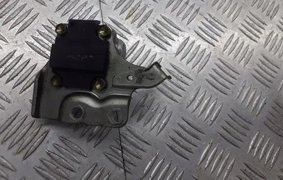 Toyota Corolla E120 E130 Brake power pressure regulator 31496-12020
