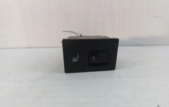 Volkswagen Touareg I Seat heating switch 7L6963570C 7L6963564A