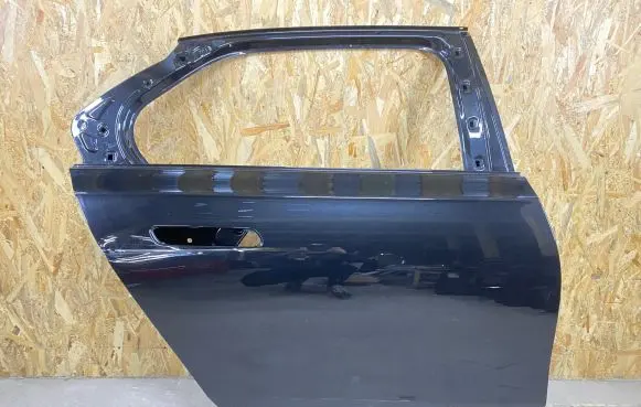 BMW 7 G70 Rear door