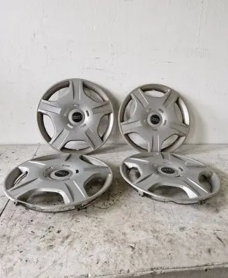 Audi A4 S4 B6 8E 8H R15 wheel hub/cap/trim 