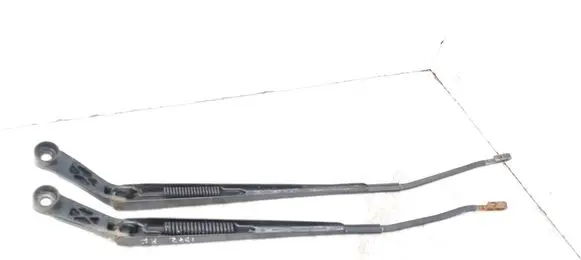 Toyota Avensis T250 Front wiper blade arm