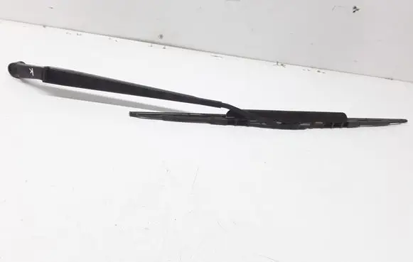 Toyota Avensis T250 Front wiper blade arm