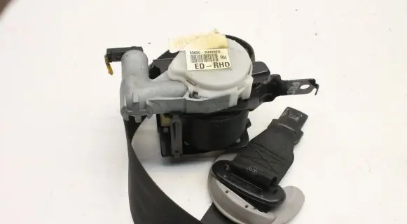 KIA Sportage Front seatbelt 888203U200