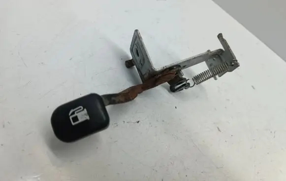 Chevrolet Lacetti Fuel cap release pull handle 