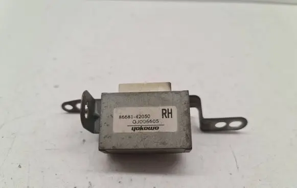 Toyota RAV 4 (XA50) Antenna control unit 8668142050