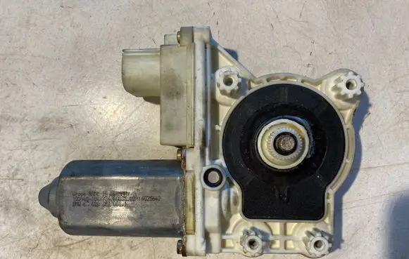 BMW 7 E65 E66 Rear door window regulator motor 676283820011