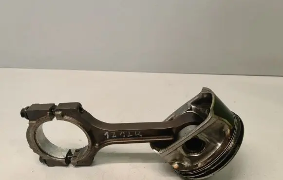 Chevrolet Camaro Piston with connecting rod