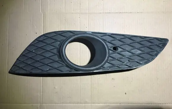 Opel Astra H Front bumper lower grill 13225764