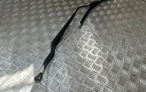 BMW X5 F15 Front wiper blade arm