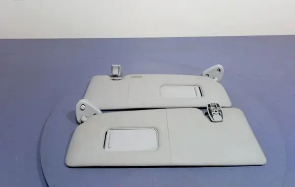 BMW 1 E81 E87 Sun visor 7120560