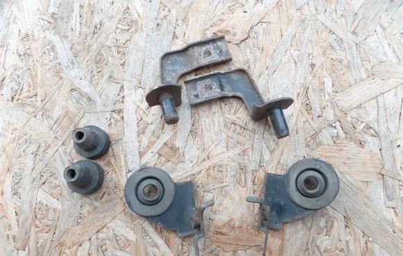 Subaru Legacy Radiator mount bracket