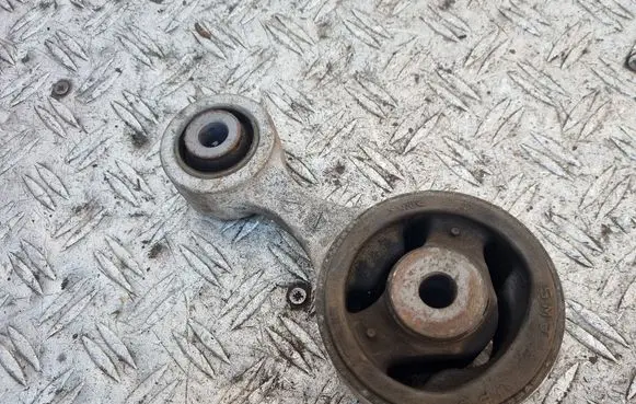 Honda Civic Engine mount bracket 5MJ UPR UP2