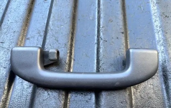 Rear interior roof grab handle