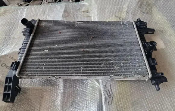 Ford Focus Coolant radiator DV618C342WE
