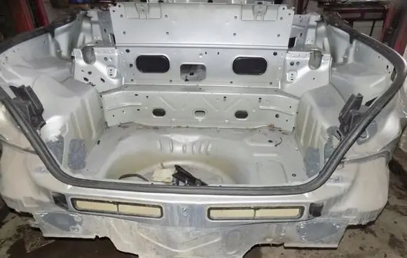 Peugeot 208 I Trunk bottom trim panel sedfer5756dfr