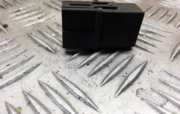 Volvo S40, V40 Other relay 95338211 V23074
