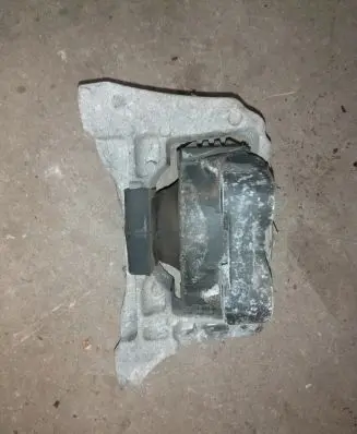 Ford C-MAX II Engine mount bracket 8M516F012SB